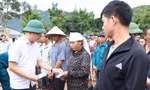 Phó Thủ tướng Lê Thành Long thăm hỏi nhân dân vùng lũ lụt Sơn La