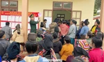 Hình ảnh đồng bào dân tộc thiểu số cùng bộ đội Biên phòng bỏ phiếu tại khu vực biên giới 