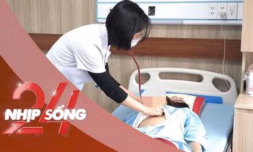 NHỊP SỐNG 24: Từ viêm họng, nữ sinh 16 tuổi bị siêu vi khuẩn 'ăn' vào não và tim