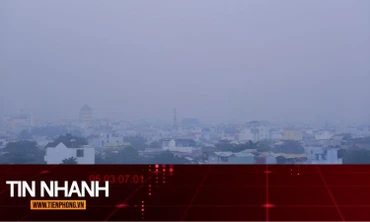 TIN NHANH: Lý do bầu trời TPHCM sáng nay mờ đục khác thường