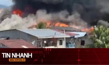 TIN NHANH: Hỏa hoạn lớn thiêu rụi khoảng 40 ngôi nhà tại Malaysia, hàng trăm người sơ tán