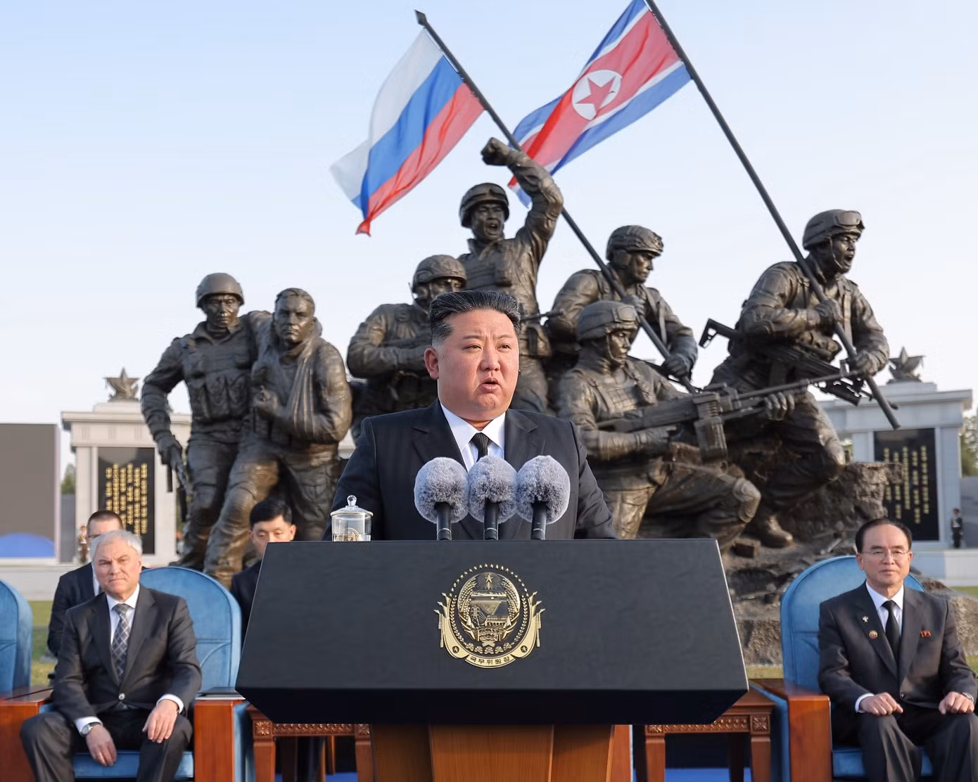 ong-kim-jong-un-phat-bieu-ve-binh-si-trieu-tien.jpg