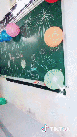 Những khoảnh khắc đặc biệt trên lớp đều xuất hiện ở TikTok của cô giáo. Khi thầy cô “đá sân” TikTok: Hài hước, đáng yêu đến mức học sinh chỉ muốn “gói mang về“! ảnh 4