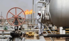 Giá dầu thế giới giảm sâu, vàng tăng mạnh 