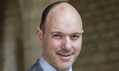 Đuổi việc một nhà văn