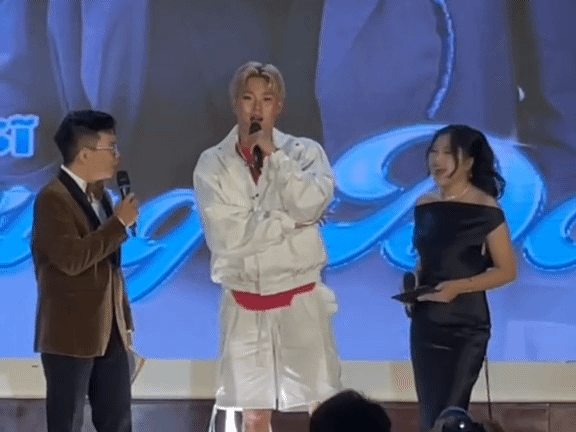 "Bống Khờ" cho rằng hình ảnh của mình đã bị "công nghệ can thiệp". "Bống Khờ" cho rằng hình ảnh của mình đã bị "công nghệ can thiệp".