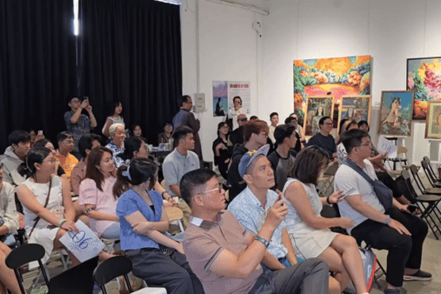 Trải nghiệm đấu giá - chốt tranh "căng đét" tại workshop nghệ thuật