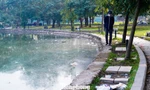 Công viên hồ điều hòa Mai Dịch ô nhiễm, tràn ngập rác thải