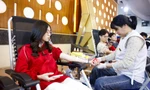 Bạn trẻ chung tay sẻ chia giọt máu tình nguyện hưởng ứng Chủ Nhật Đỏ