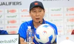 HLV Kim Sang-sik lần đầu lên tiếng về án phạt của Malaysia 