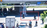 ‘Mắt thần' AI giăng khắp đường phố Hà Nội, người đi xe máy vẫn vô tư vượt đèn đỏ