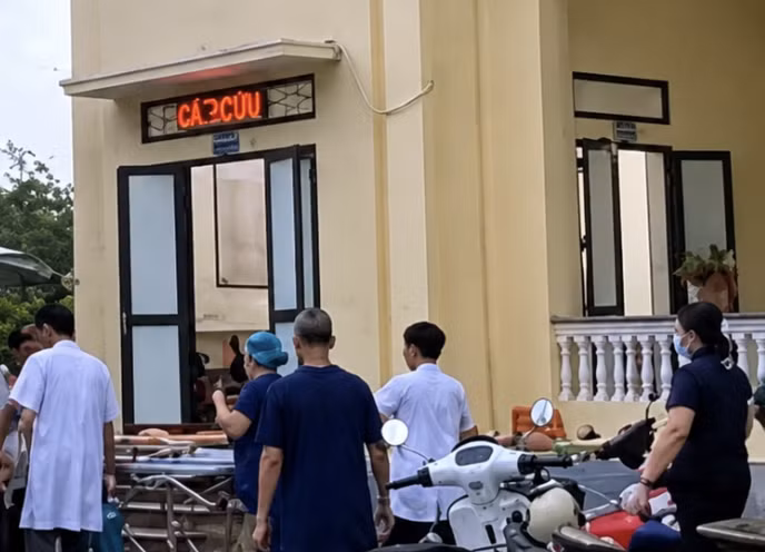 Truy tìm đối tượng chém 4 người trọng thương trong đó có một cháu bé