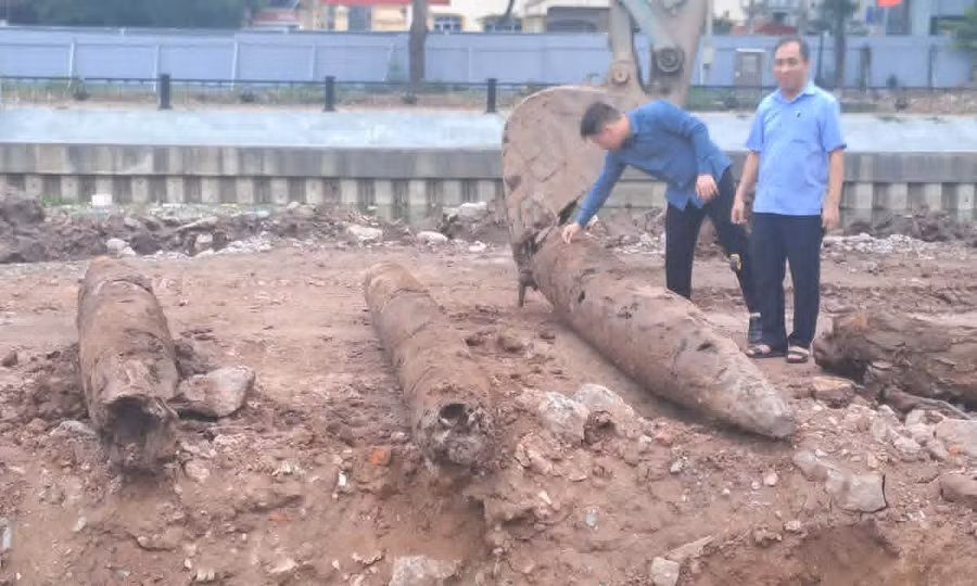 Phát lộ cọc gỗ nghi ‘trận địa’ quân sự trên sông Vân, Ninh Bình