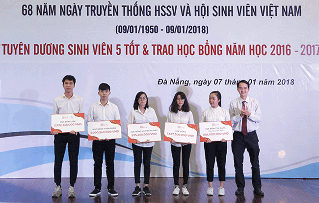 Lần đầu tiên có Học bổng Tài năng 