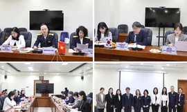 Phó Chánh Văn phòng Bùi Việt Hùng tiếp Đoàn công tác của các đơn vị quốc tế. 