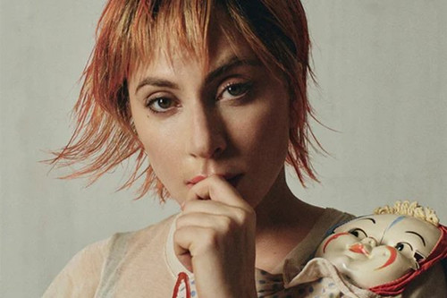 Lady Gaga để phần nhạc cụ tỏa sáng trong hầu hết các bài hát lần này.