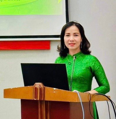 Cô Bùi Thị Hồng, Hiệu trường Trường Tiểu học Yên Tiến, huyện Ý Yên, tỉnh Nam Định. Cô Bùi Thị Hồng, Hiệu trường Trường Tiểu học Yên Tiến, huyện Ý Yên, tỉnh Nam Định.