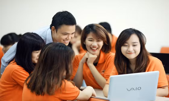 Trường đại học không dễ mua vắc xin COVID-19