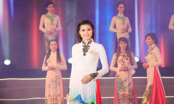 [CẬN CẢNH] Nữ y sĩ trở thành mỹ nhân đệ nhất xứ Tuyên