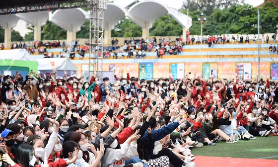 Rinh xế mới, laptop xịn khi tham gia Sóng Festival