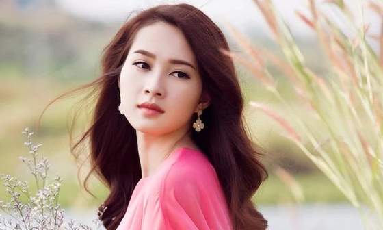 Clip: Hành trình từ khi đăng quang đến lúc lên xe hoa của Hoa hậu Đặng Thu Thảo