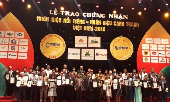 Vietnam Airlines lọt Top 10 nhãn hiệu nổi tiếng nhất Việt Nam