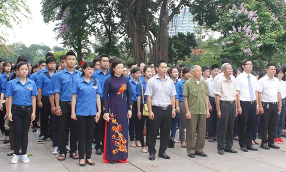 Đoàn đại biểu tham dự chương trình.