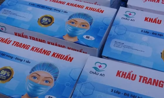 Hơn 60 ngàn khẩu trang y tế được phát hiện
