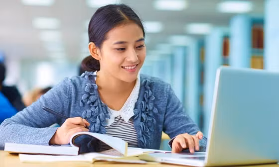 Sinh viên được học trực tuyến thêm một tuần phòng dịch COVID-19
