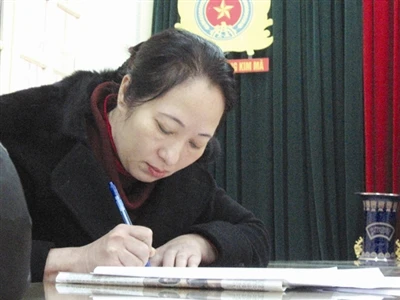 Bắt tạm giam bà chủ hành hạ osin