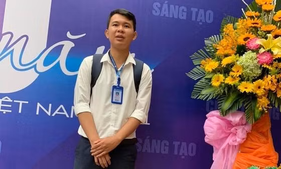 Nâng bước Thủ khoa 2022: Sinh viên khiếm thị vượt lên nghịch cảnh để chinh phục ước mơ