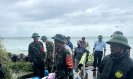 Cồn Cỏ sơ tán quân và dân vào hầm tránh trú bão