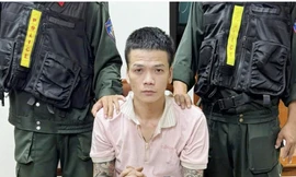 Bắt đối tượng mang súng và ma túy ở Quảng Trị