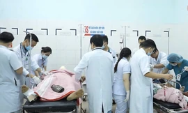 Khẩn cấp hiến máu trong đêm cứu nạn nhân người Lào vụ xe tải lao vào chợ 