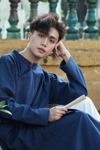 Nam sinh Đồng Tháp kể chuyện văn hóa qua trang phục