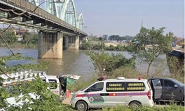 Phát hiện thi thể phụ nữ trôi dạt trên sông Đáy