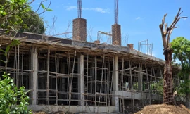 Công trình bê tông cốt thép sai phạm ven sông Hồng: Cương quyết tháo dỡ, không nhân nhượng