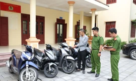 Từ vụ vờ mua xe máy SH rồi rồ ga bỏ chạy, thu giữ thêm nhiều xe không giấy tờ