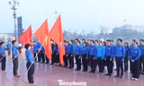 Tuổi trẻ Nghệ An, ĐBSCL trang nghiêm chào cờ hướng về Đại hội Đảng toàn quốc lần thứ XIV