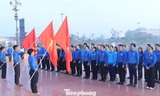 Tuổi trẻ Nghệ An, ĐBSCL trang nghiêm chào cờ hướng về Đại hội Đảng toàn quốc lần thứ XIV