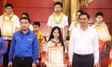 Đảng ủy các cơ quan Đảng tỉnh Nghệ An tuyên dương học sinh có thành tích cao