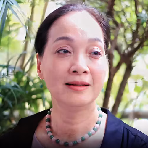 NSND Lê Khanh: 'Diễn viên phải dám xấu'
