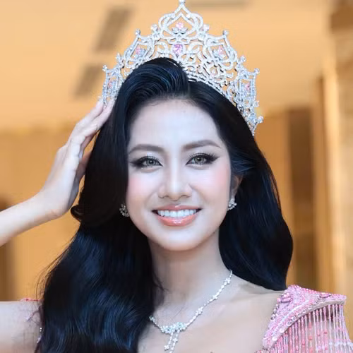 Đương kim Hoa hậu Hà Trúc Linh rạng ngời tại buổi khởi động Hoa hậu Việt Nam 2026