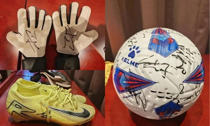 Giày và găng tay tuyển U23 Trung Quốc bất ngờ "nhập hộ khẩu" Bảo tàng Thể thao