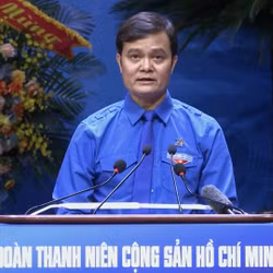 Bí thư thứ nhất Trung ương Đoàn Bùi Quang Huy trình bày diễn văn khai mạc Đại hội Đoàn XIII