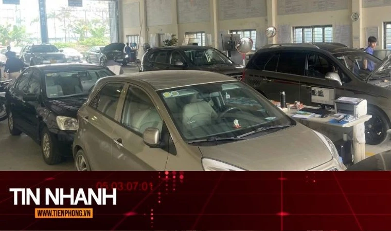 TIN NHANH: Ngày đầu cấp giấy chứng nhận kiểm định điện tử: 'Cú sốc' đầu tiên