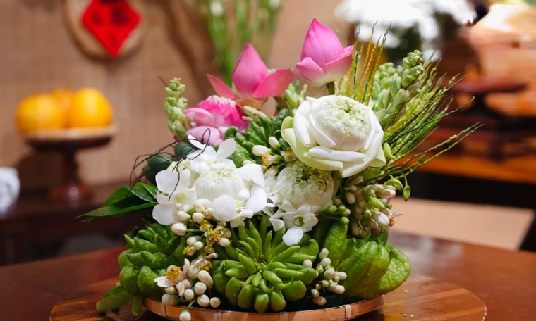 Đi lễ chùa nên chọn hoa gì để cầu bình an và may mắn?