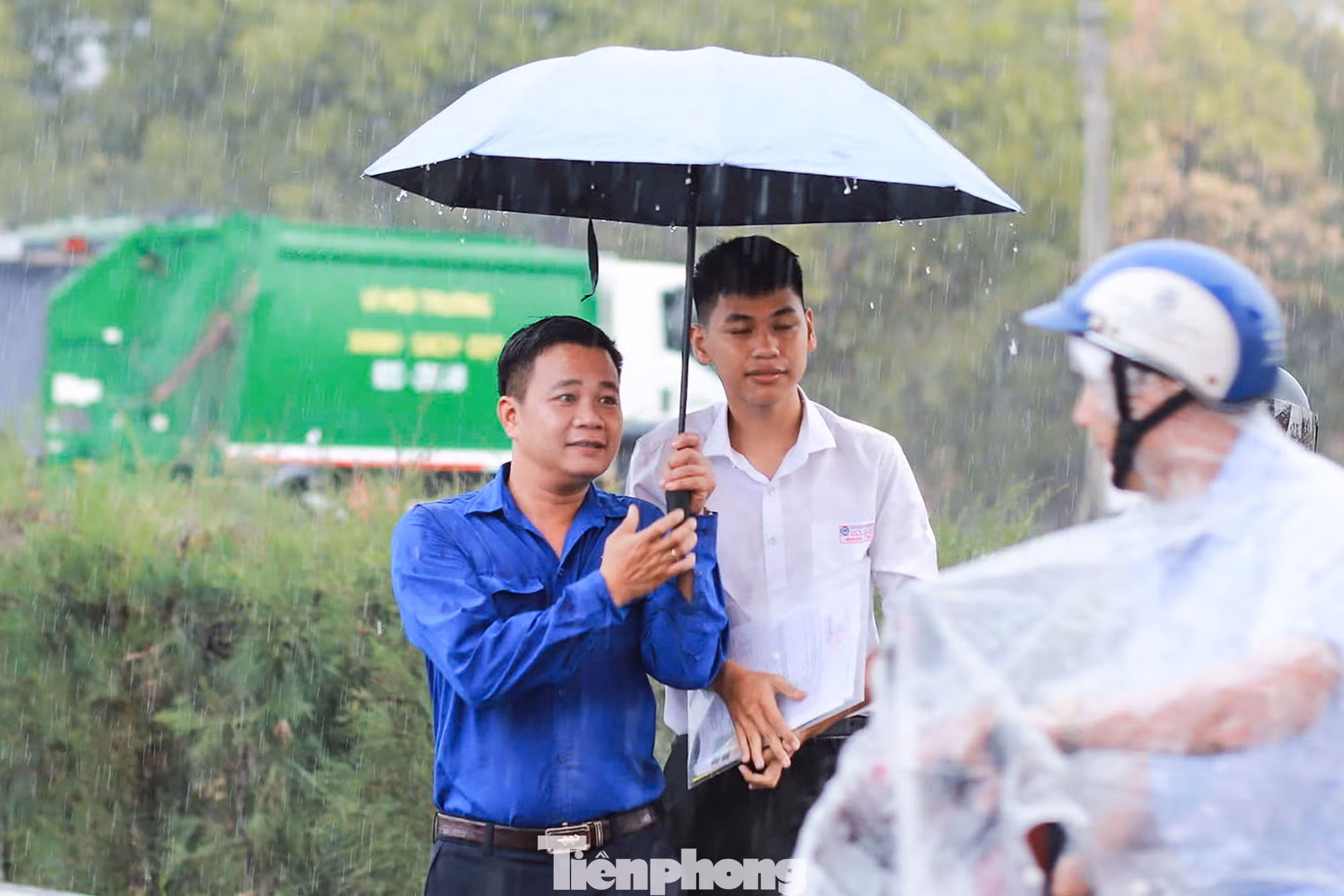tp-da-nang-tiep-suc-mua-thi-11.jpg