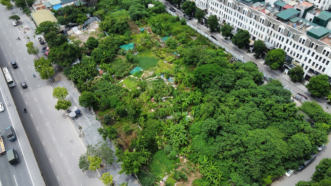 Dự kiến, trên khu đất CT3 xây dựng 6 công trình hỗn hợp cao tối đa 33 tầng (khối đế cao 2; 6 tầng - bao gồm 3 tầng để xe) dưới có 2 - 3 tầng hầm để xe. Tại khối đế các công trình bố trí các chức năng dịch vụ công cộng, thương mại, văn phòng... và khối tháp bố trí các căn hộ ở. z6810045698466-84cfad9b3ebc5d5661bbc79a5a983fe9.jpg