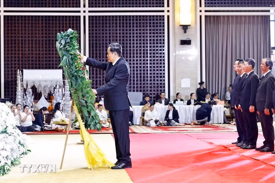 chu-tich-quoc-hoi-tran-thanh-man-vieng-chu-tich-quoc-hoi-lao.jpg